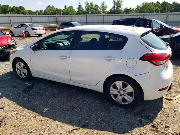 KNAFK5A82G5630747 2016 KIA FORTE - Image 2