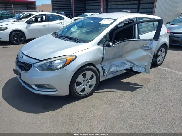 KNAFK5A82G5636936 2016 KIA FORTE - Image 2