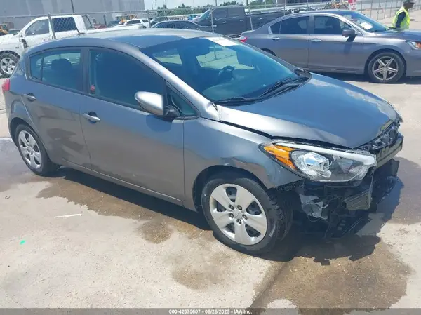 KNAFK5A82G5643501 2016 KIA FORTE - Image 1