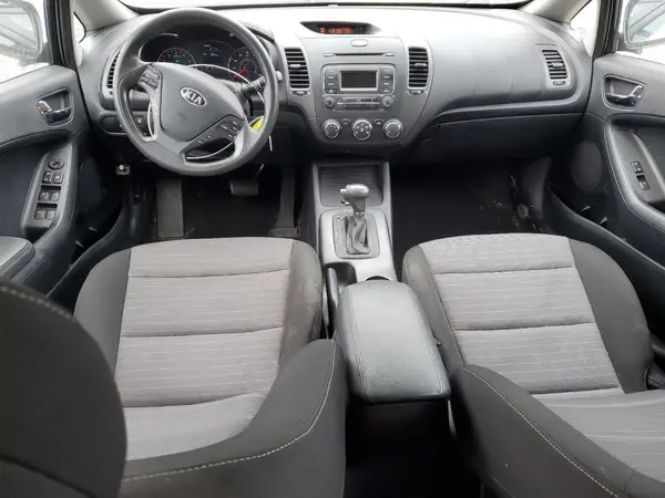 KNAFK5A82G5647211 2016 KIA FORTE - Image 8