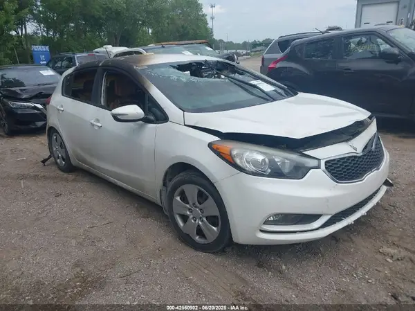 KNAFK5A82G5648469 2016 KIA FORTE - Image 1