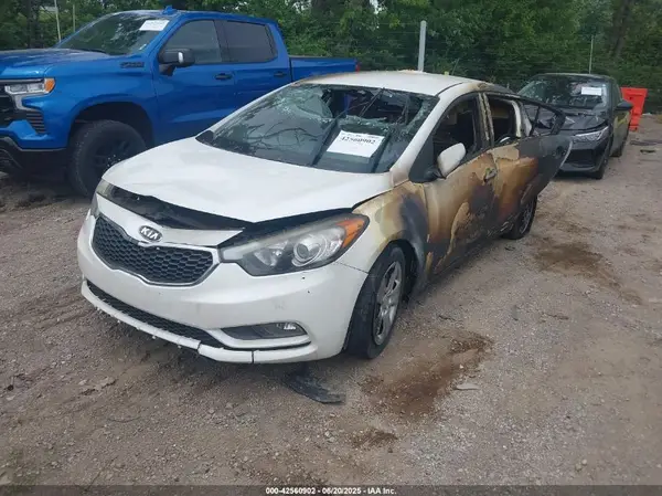 KNAFK5A82G5648469 2016 KIA FORTE - Image 2