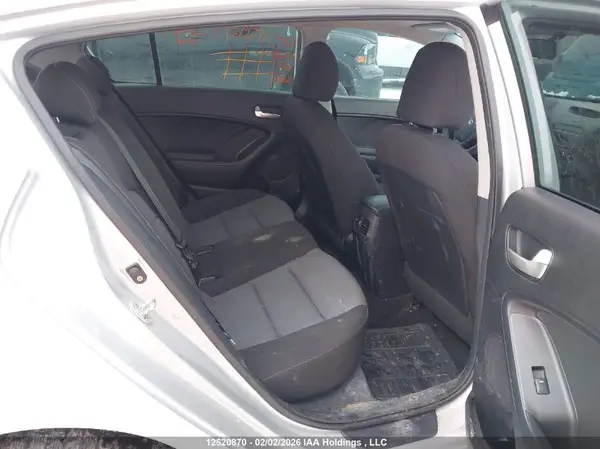 KNAFK5A82G5657852 2016 KIA FORTE - Image 8