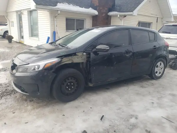 KNAFK5A82H5667976 2017 KIA FORTE - Image 1