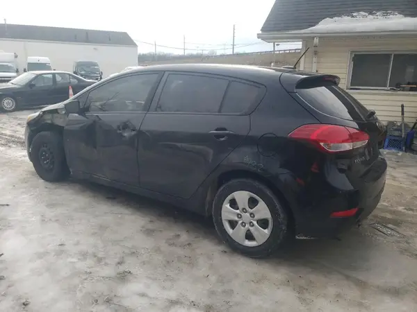 KNAFK5A82H5667976 2017 KIA FORTE - Image 2