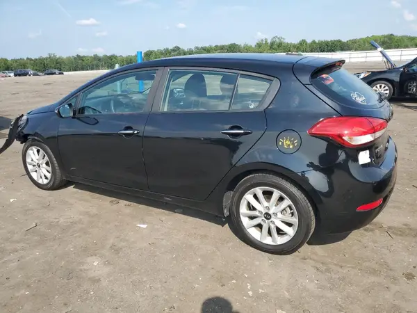 KNAFK5A82H5670246 2017 KIA FORTE - Image 2