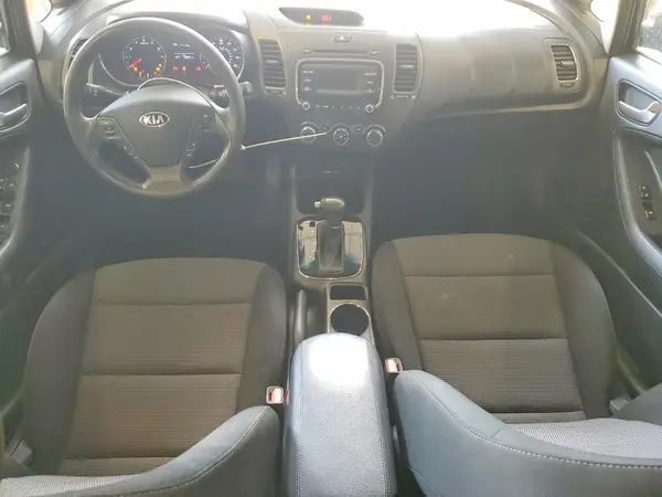 KNAFK5A82H5673003 2017 KIA FORTE - Image 8