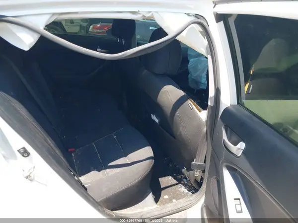 KNAFK5A82H5674846 2017 KIA FORTE - Image 8