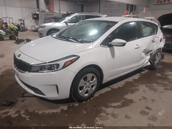 KNAFK5A82H5675365 2017 KIA FORTE - Image 2