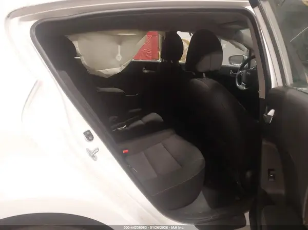 KNAFK5A82H5675365 2017 KIA FORTE - Image 8