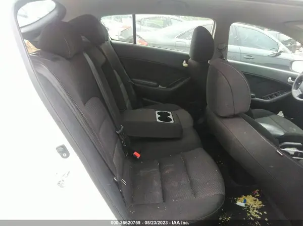 KNAFK5A82H5676144 2017 KIA FORTE - Image 8