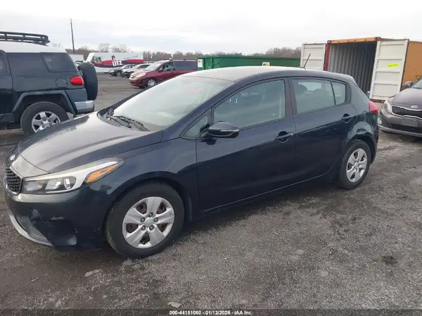 KNAFK5A82H5677844 2017 KIA FORTE - Image 2