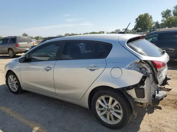 KNAFK5A82H5682137 2017 KIA FORTE - Image 2