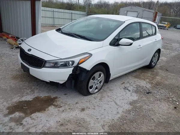 KNAFK5A82H5683725 2017 KIA FORTE - Image 2