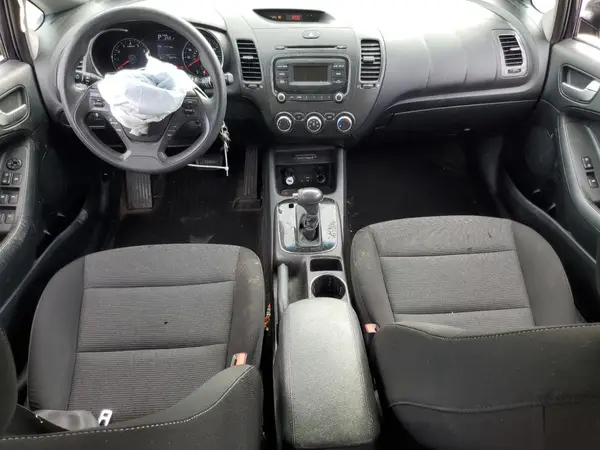 KNAFK5A82H5684440 2017 KIA FORTE - Image 8