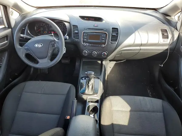 KNAFK5A82H5686978 2017 KIA FORTE - Image 8