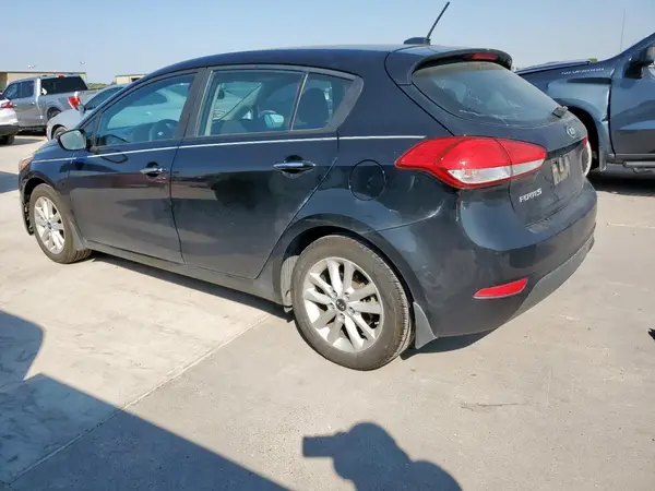 KNAFK5A82H5690321 2017 KIA FORTE - Image 2