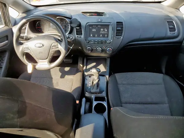 KNAFK5A82H5690321 2017 KIA FORTE - Image 8