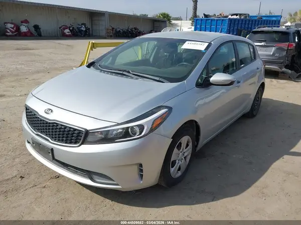 KNAFK5A82H5697334 2017 KIA FORTE - Image 2