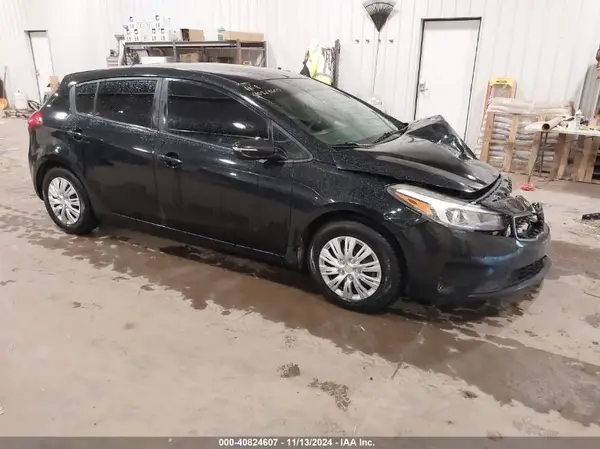 KNAFK5A82H5705075 2017 KIA FORTE - Image 1