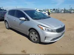 KNAFK5A82H5705349 2017 KIA FORTE