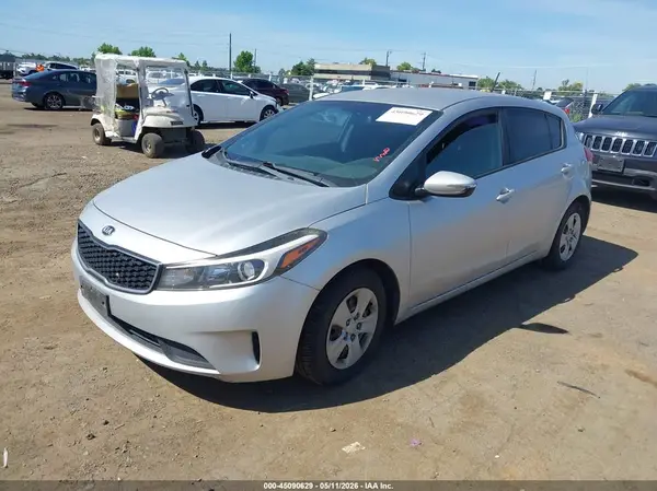 KNAFK5A82H5705349 2017 KIA FORTE - Image 2