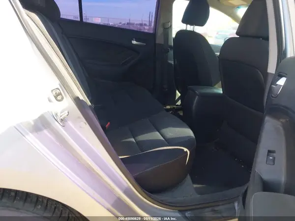 KNAFK5A82H5705349 2017 KIA FORTE - Image 8