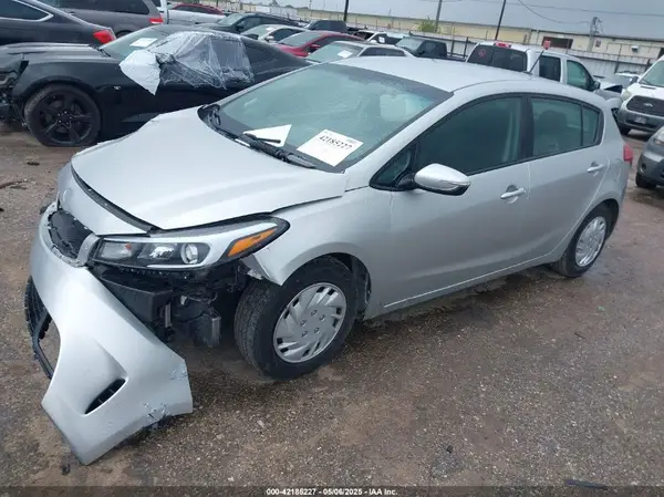 KNAFK5A82H5708896 2017 KIA FORTE - Image 2