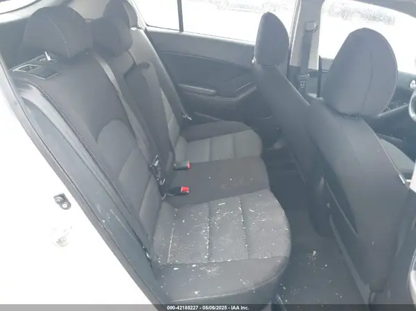 KNAFK5A82H5708896 2017 KIA FORTE - Image 8