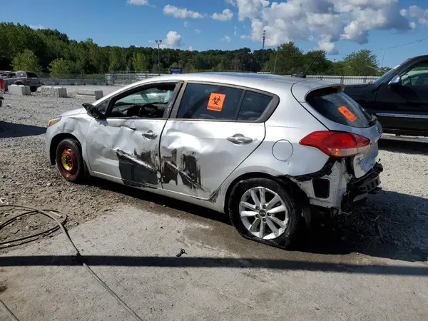 KNAFK5A82H5731109 2017 KIA FORTE - Image 2