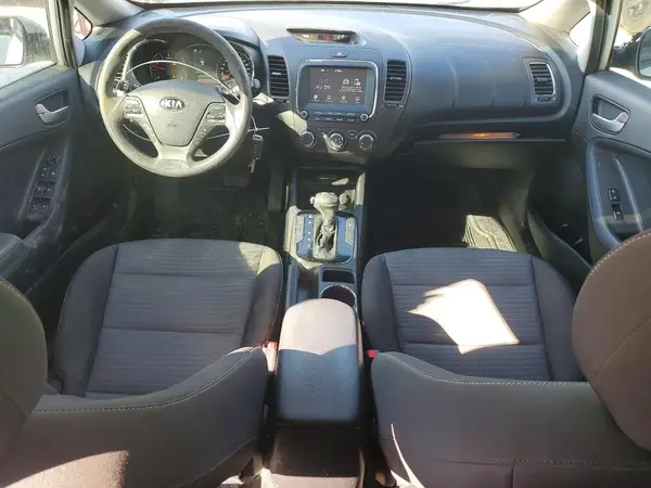 KNAFK5A82J5769459 2018 KIA FORTE - Image 8
