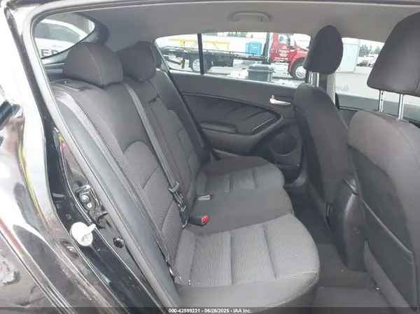 KNAFK5A82J5772782 2018 KIA FORTE - Image 8
