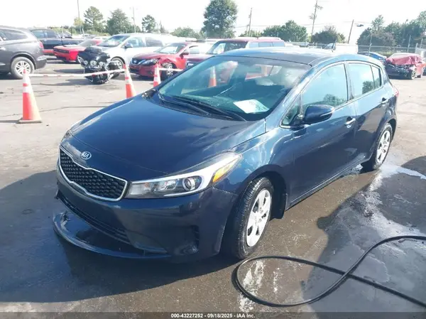 KNAFK5A82J5772913 2018 KIA FORTE - Image 2