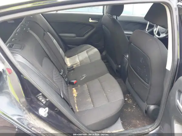KNAFK5A82J5773138 2018 KIA FORTE - Image 8
