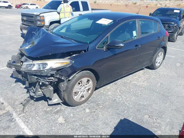 KNAFK5A82J5773706 2018 KIA FORTE - Image 2