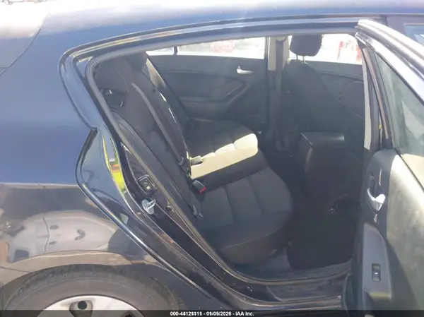 KNAFK5A82J5773706 2018 KIA FORTE - Image 8