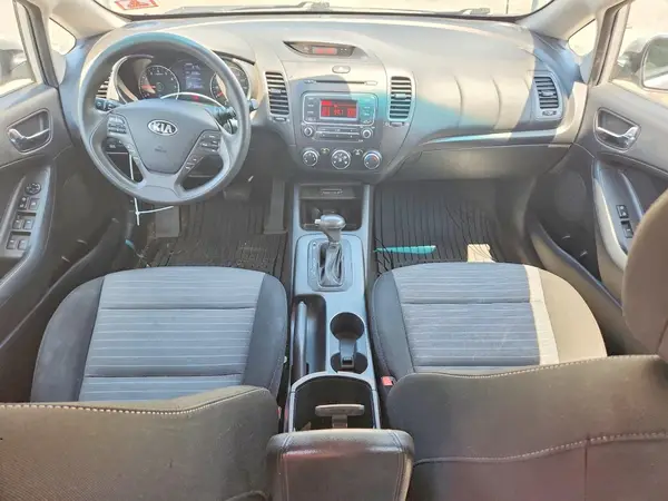 KNAFK5A83G5525165 2016 KIA FORTE - Image 8