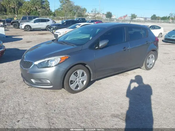 KNAFK5A83G5592395 2016 KIA FORTE - Image 2