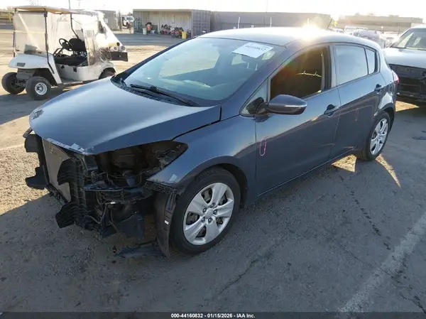 KNAFK5A83G5600088 2016 KIA FORTE - Image 2