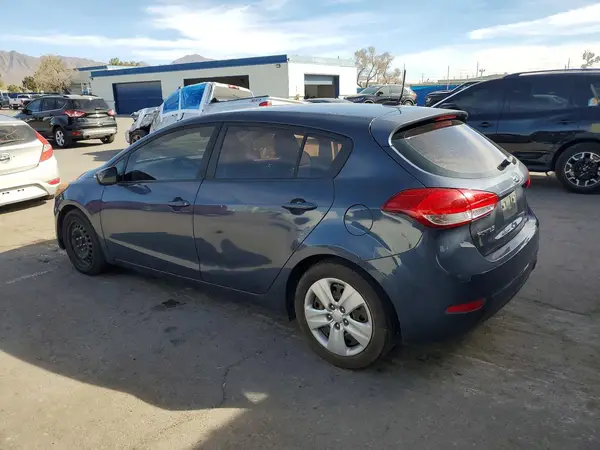 KNAFK5A83G5603136 2016 KIA FORTE - Image 2