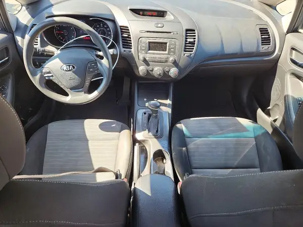 KNAFK5A83G5606098 2016 KIA FORTE - Image 8
