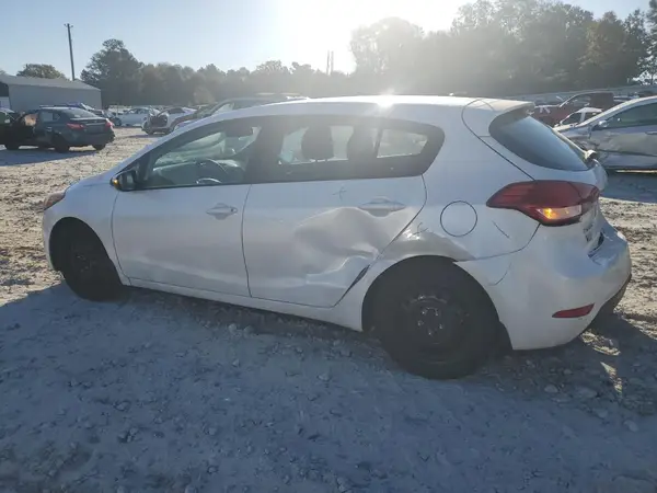 KNAFK5A83G5617733 2016 KIA FORTE - Image 2