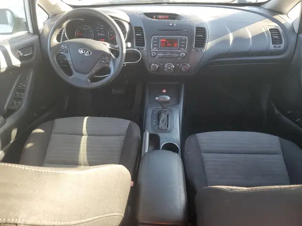 KNAFK5A83G5617733 2016 KIA FORTE - Image 8