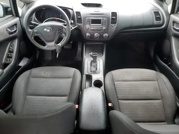 KNAFK5A83G5621121 2016 KIA FORTE - Image 8