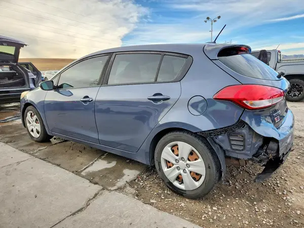KNAFK5A83G5621748 2016 KIA FORTE - Image 2