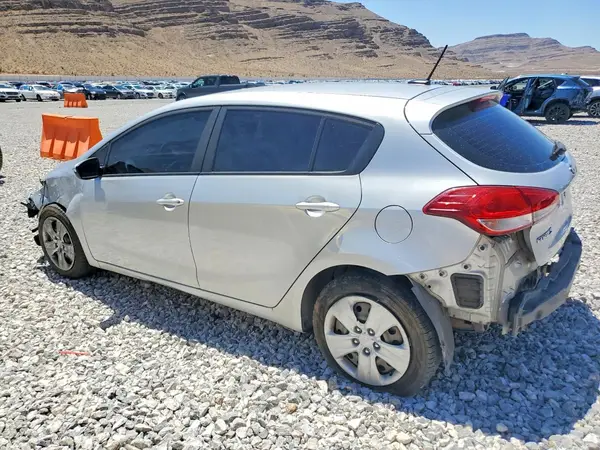 KNAFK5A83G5631227 2016 KIA FORTE - Image 2