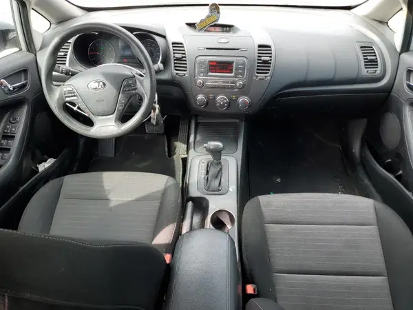 KNAFK5A83G5647749 2016 KIA FORTE - Image 8