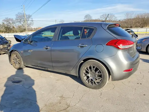 KNAFK5A83G5654653 2016 KIA FORTE - Image 2