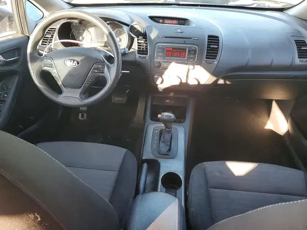 KNAFK5A83G5654653 2016 KIA FORTE - Image 8