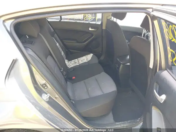 KNAFK5A83G5657858 2016 KIA FORTE - Image 8